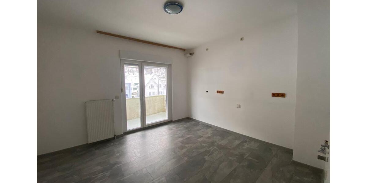Etagenwohnung Siegen - 4 Zimmer, 90 m&sup2;, 820&euro; | Angebot:24732328