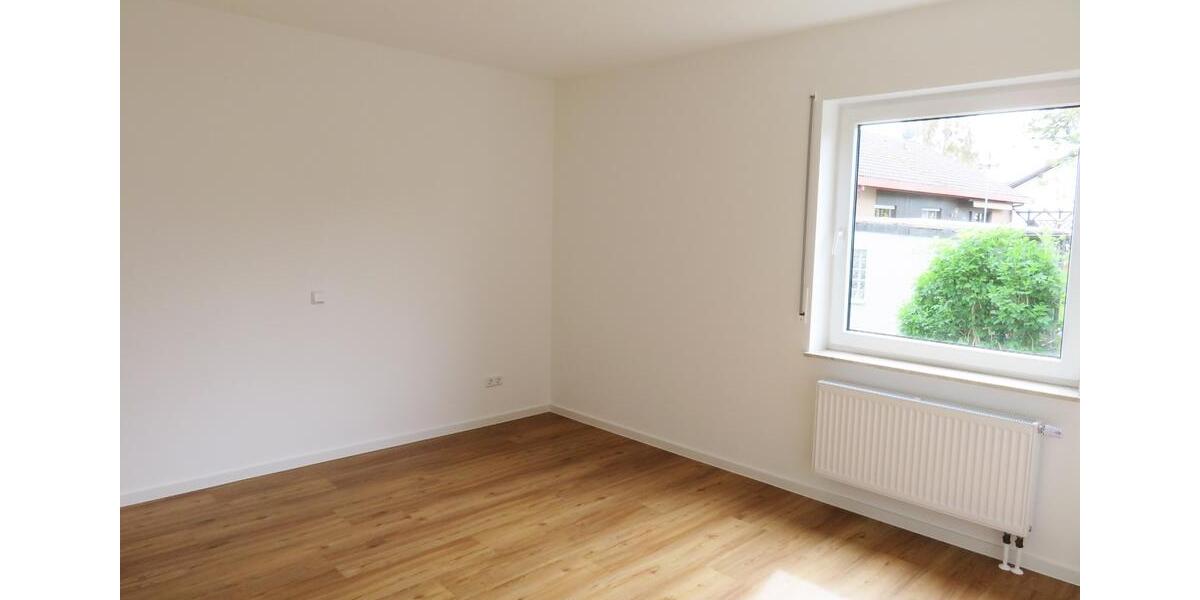 Hochparterre Hetzerath - 4 Zimmer, 104 m&sup2;, 1.050&euro; | Angebot:26625014