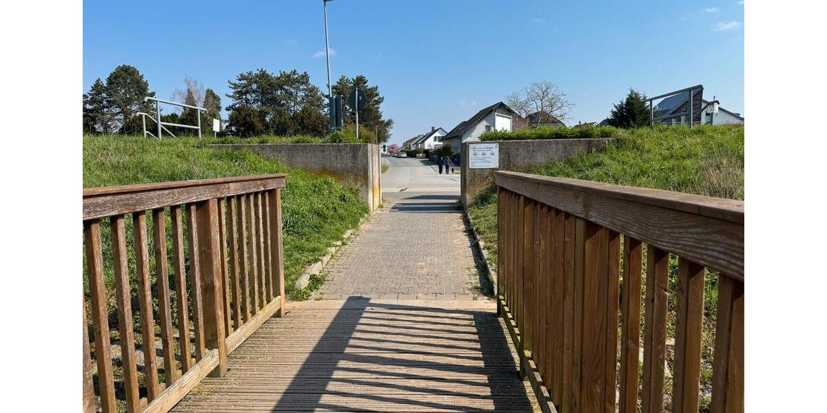 Dachgeschoßwohnung Gernsheim - 4 Zimmer, 86 m&sup2;, 1.150&euro; | Angebot:26006065