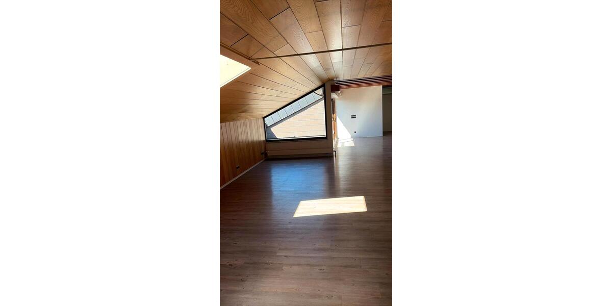 Dachgeschoßwohnung Erlenbach - 2.5 Zimmer, 89 m&sup2;, 935&euro; | Angebot:26283878