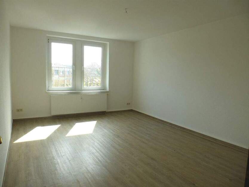 Wohnen im Dachgeschoss - 3 Zimmer- EBK - zwei Bäder