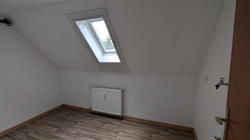 Etagenwohnung Brilon - 3 Zimmer, 100 m&sup2;, 590&euro; | Angebot:25612853