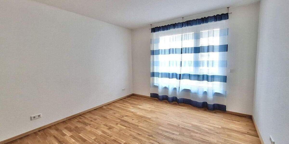 Etagenwohnung Kaiserslautern Innenstadt - 2 Zimmer, 67 m&sup2;, 850&euro; | Angebot:25691202