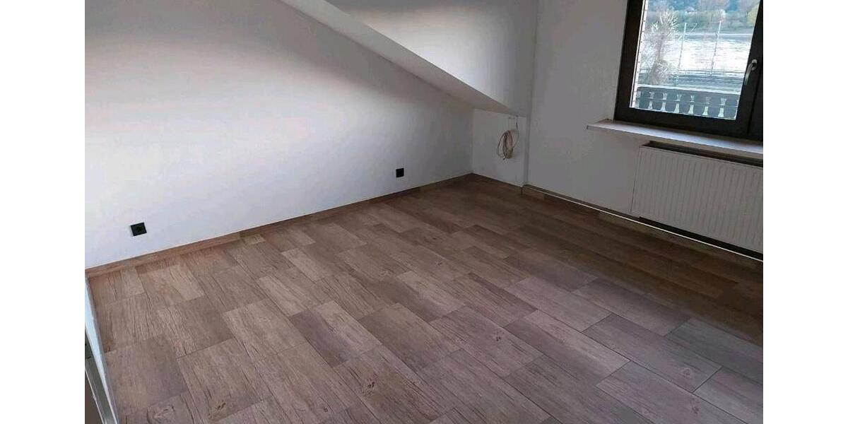 Dachgeschoßwohnung Bad Hönningen - 2 Zimmer, 60 m&sup2;, 800&euro; | Angebot:26032352