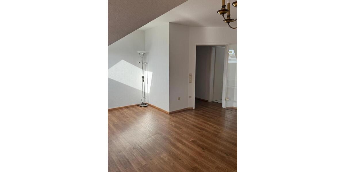 Dachgeschoßwohnung Bad Neustadt an der Saale - 3 Zimmer, 110 m&sup2;, 700&euro; | Angebot:25549110