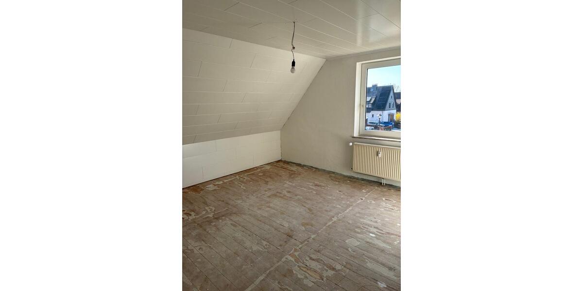 Dachgeschoßwohnung Velpke - 3 Zimmer, 53 m&sup2;, 450&euro; | Angebot:25841939