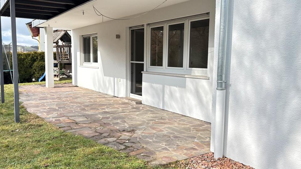 Etagenwohnung Hohenroth - 2 Zimmer, 95 m&sup2;, 600&euro; | Angebot:25995135