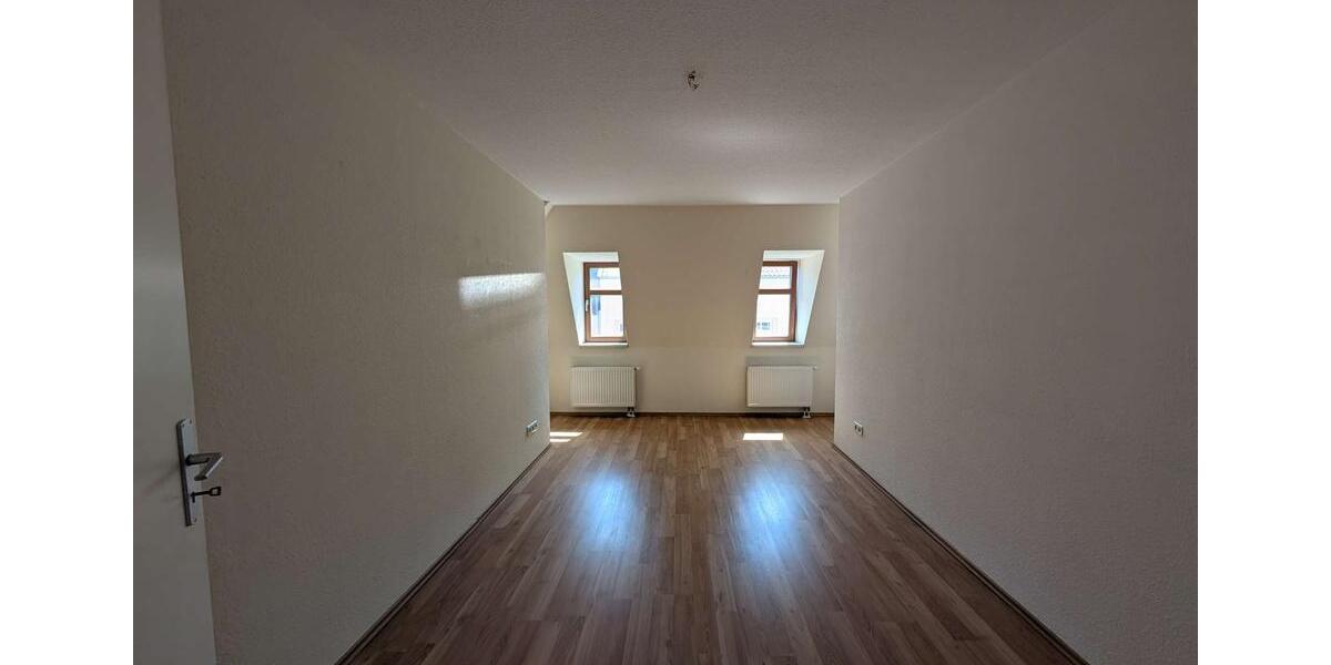 Dachgeschoßwohnung Görlitz - 3 Zimmer, 102 m&sup2;, 595&euro; | Angebot:23005317