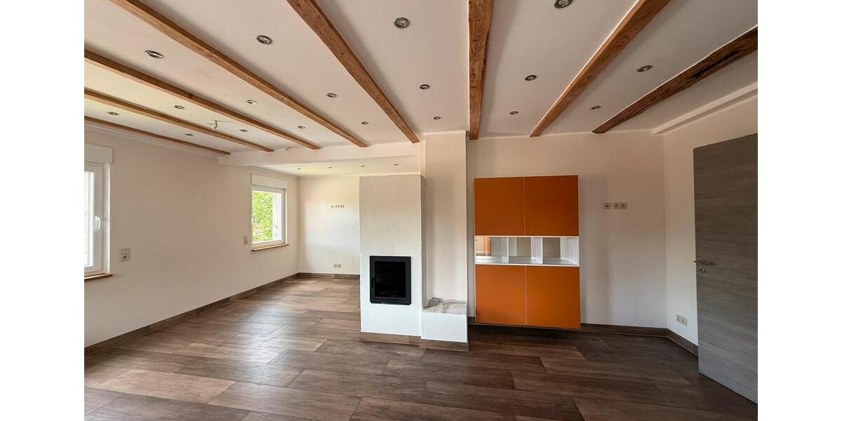 Maisonettenwohnung Hüllhorst - 8 Zimmer, 244 m&sup2;, 2.140&euro; | Angebot:26517468