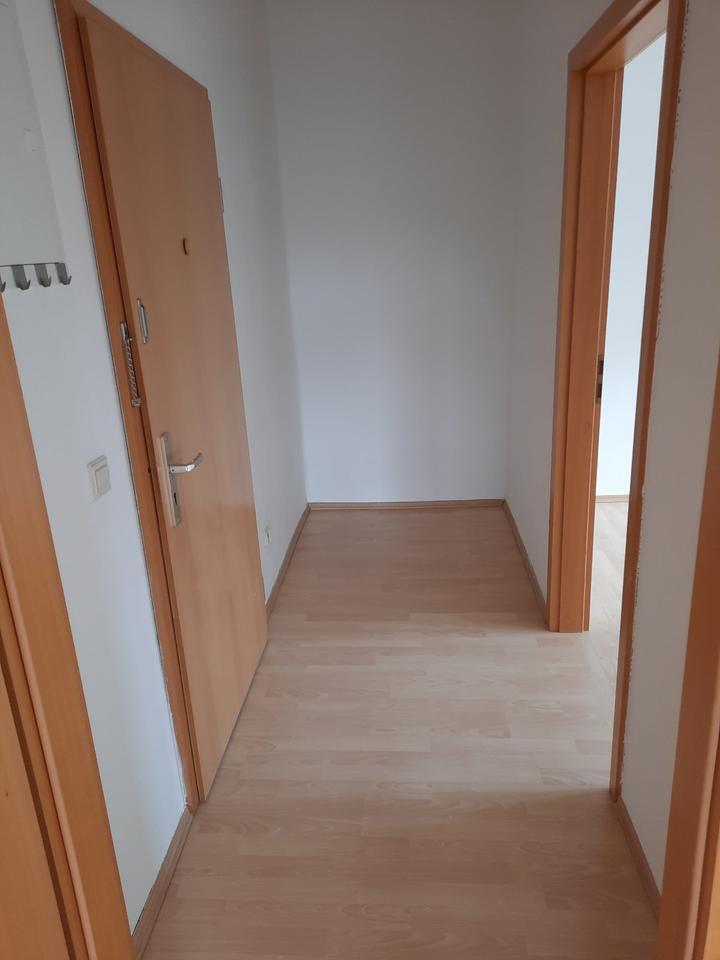 Helle 2-Raum-Wohnung 65 m² im san. Altbau zu vermieten zimmer