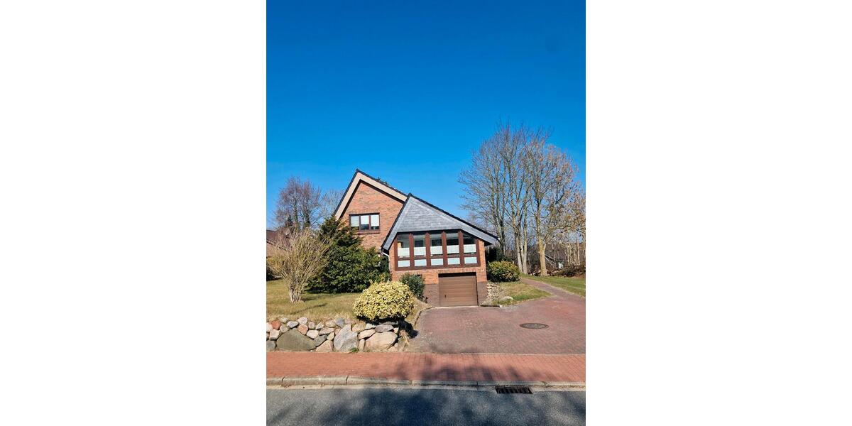 Einfamilienhaus Hennstedt - 8 Zimmer, 140 m&sup2;, 1.150&euro; | Angebot:25867495