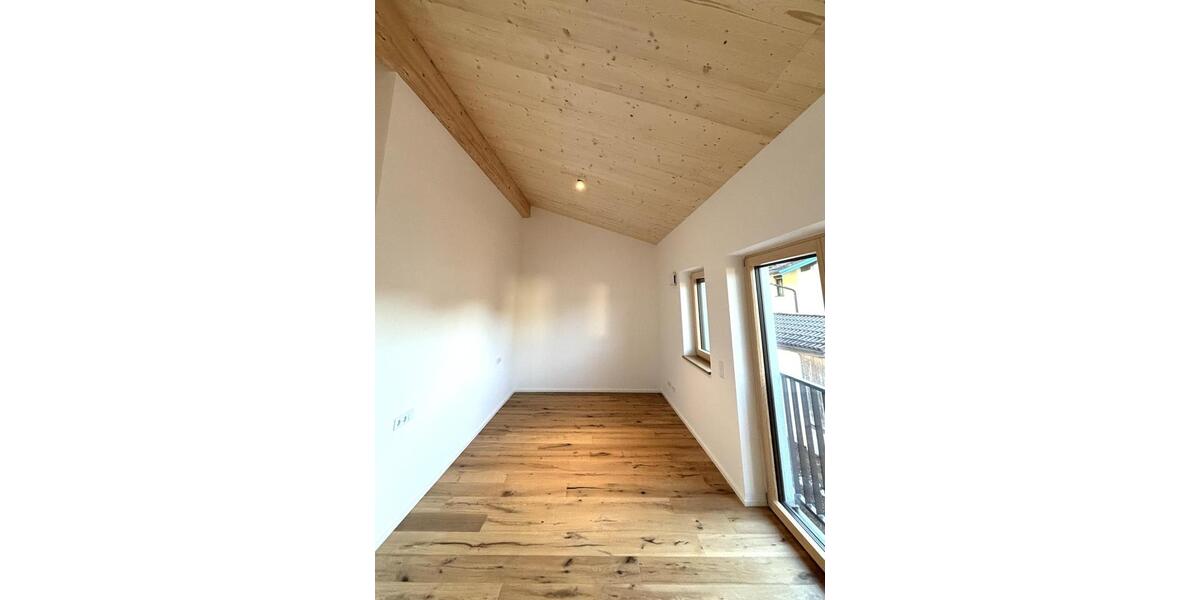 Doppelhaushälfte Raubling - 4 Zimmer, 133 m&sup2;, 2.300&euro; | Angebot:23644892