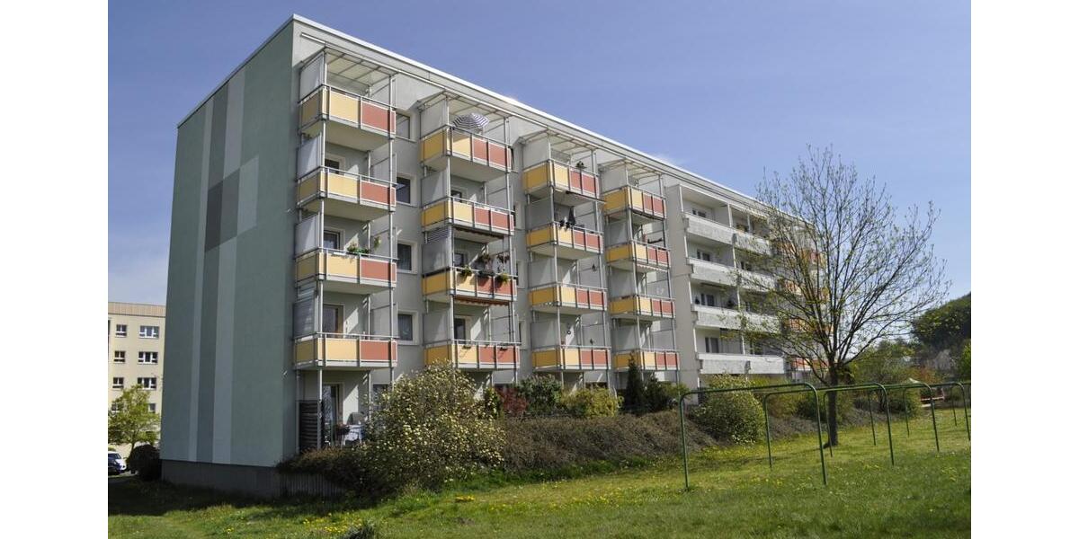 Schöne und bezahlbare Dreiraumwohnung mit Balkon 3 zimmer