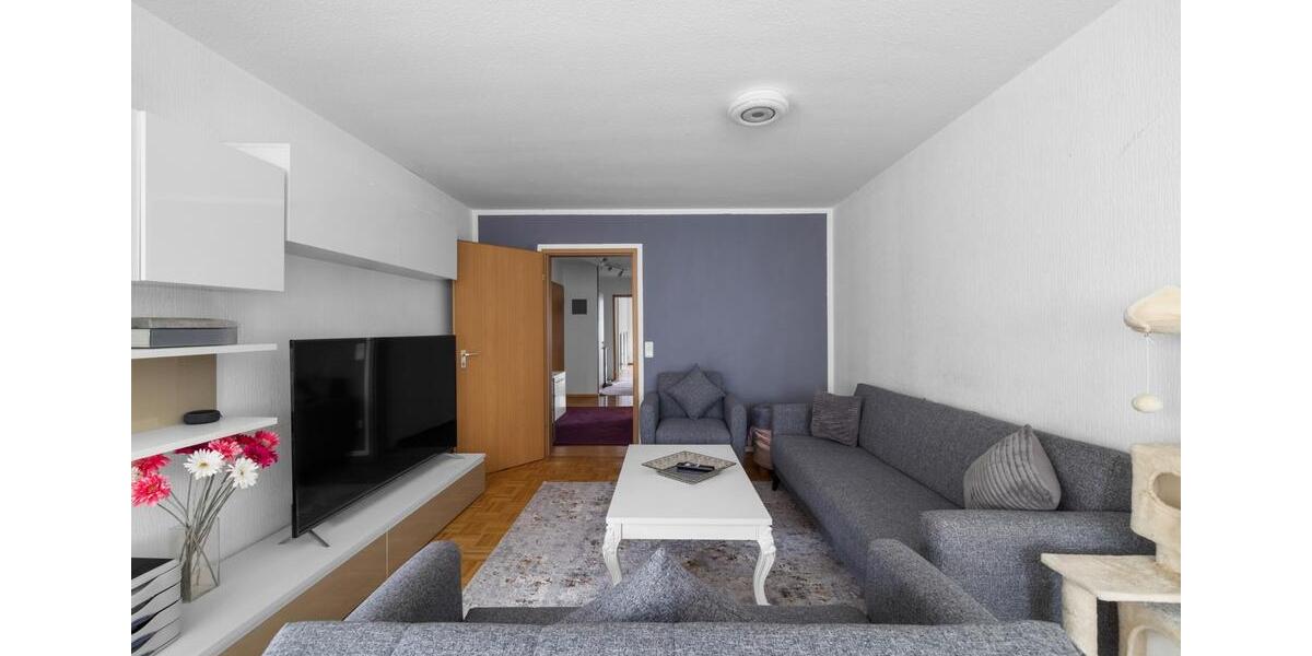 Gut geschnittene 2-ZKB mit EBK, Loggia und TG nahe City Galerie 2 zimmer