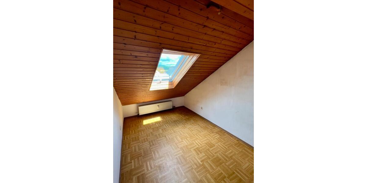 Dachgeschoßwohnung Neumarkt in der Oberpfalz Altenhof - 3 Zimmer, 42 m&sup2;, 495&euro; | Angebot:26024611