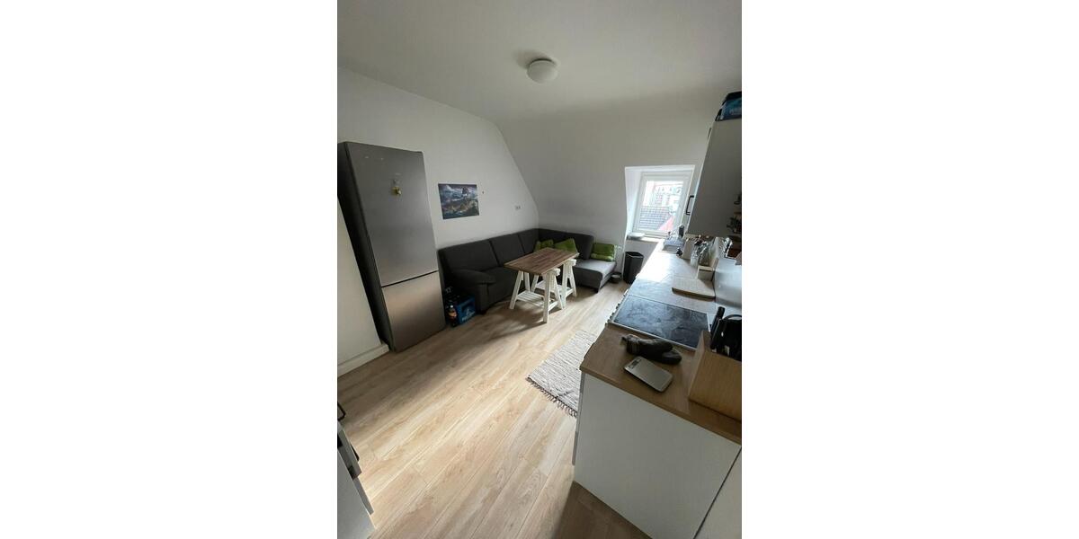 Dachgeschoßwohnung Nürnberg Gibitzenhof - 3 Zimmer, 80 m&sup2;, 700&euro; | Angebot:25022759