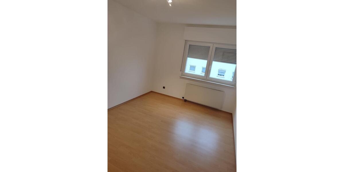 Etagenwohnung Waldmohr - 4 Zimmer, 110 m&sup2;, 1.050&euro; | Angebot:25026286