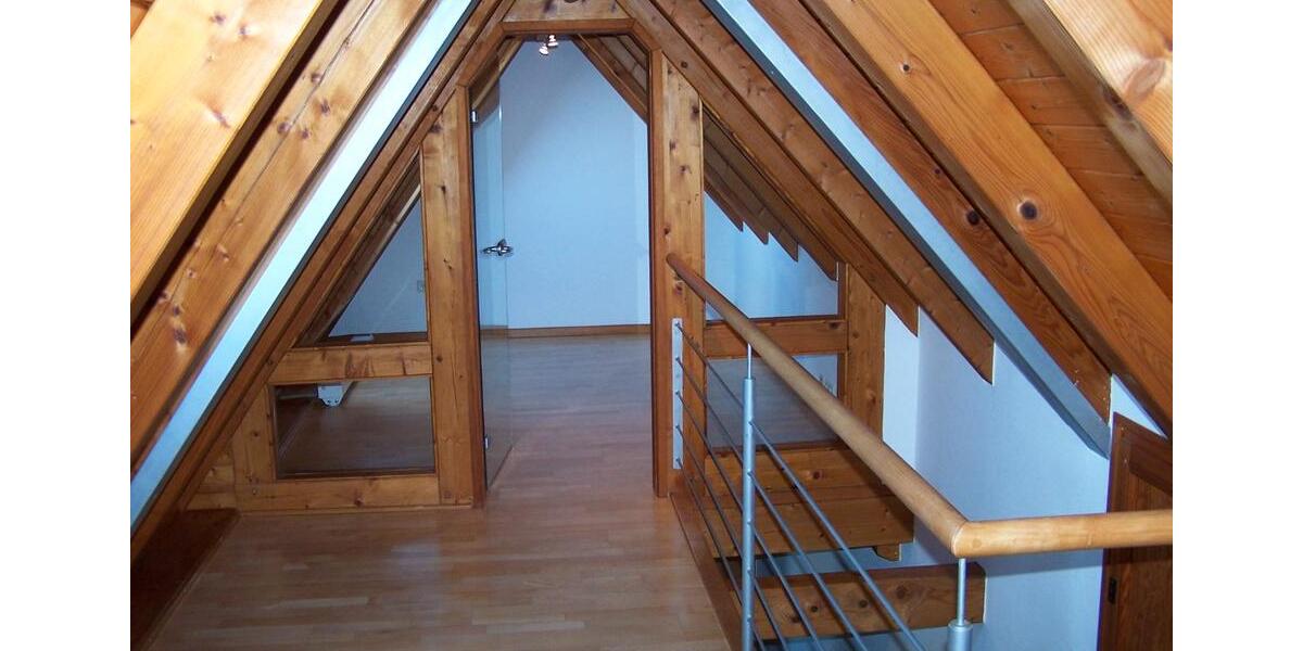 Etagenwohnung Uetze - 4 Zimmer, 100 m&sup2;, 1.010&euro; | Angebot:26326364