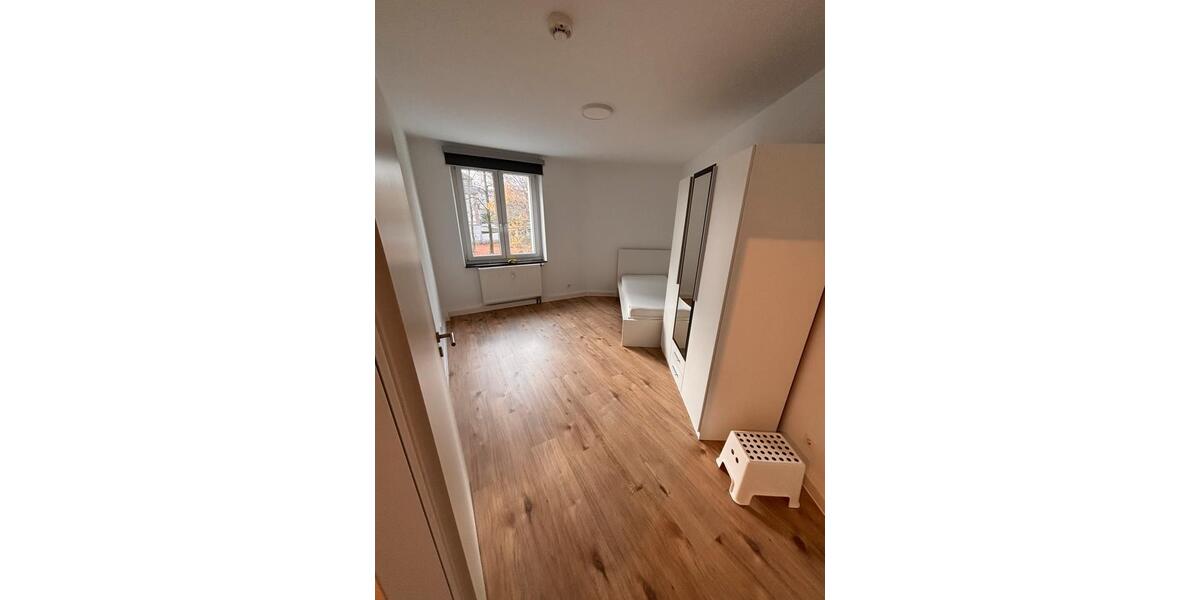 Wohnung zu vermieten als 3er WG 5 zimmer