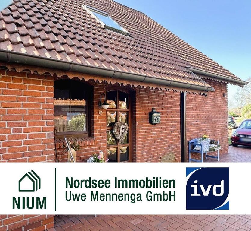 GEPFLEGTES WOHNAMBIENTE IN GROSSER UND HELLER Dachgeschoßwohnung