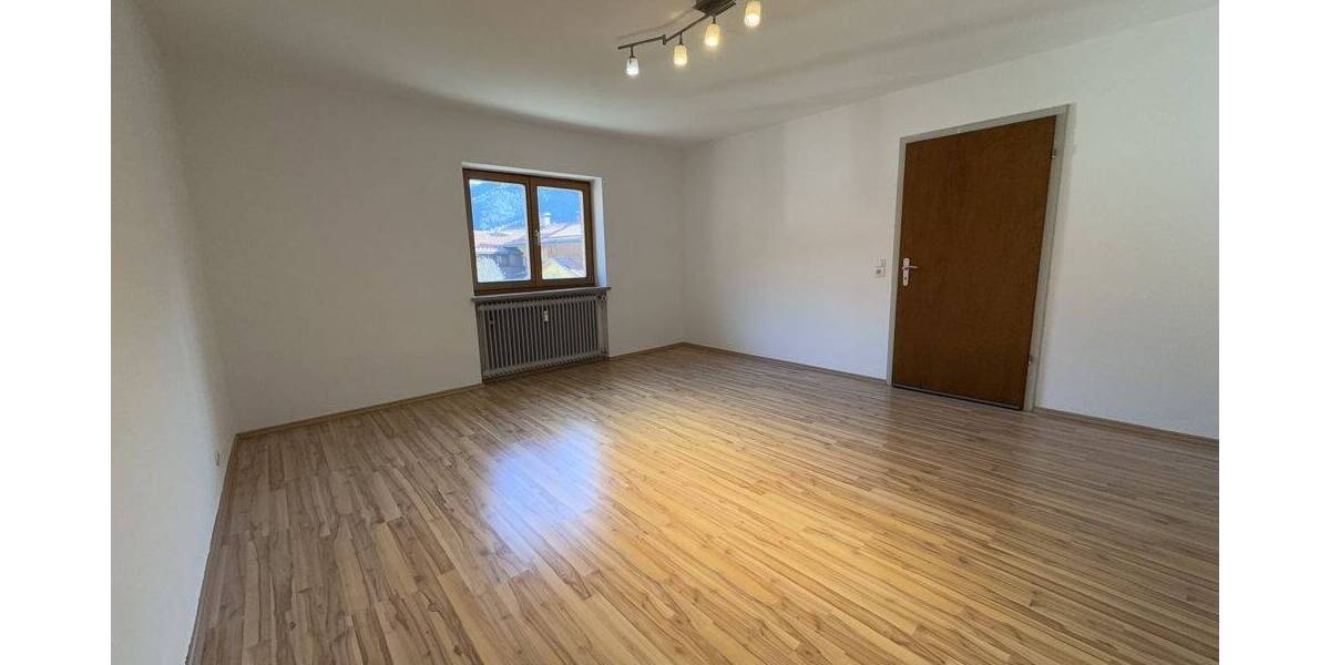 Wohnen mit Aussicht - Helle 3-Zimmer-Wohnung mit Blick auf die Brecherspitze 3 zimmer