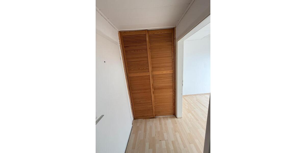 Dachgeschoßwohnung Völklingen - 2 Zimmer, 83 m&sup2;, 550&euro; | Angebot:26548104
