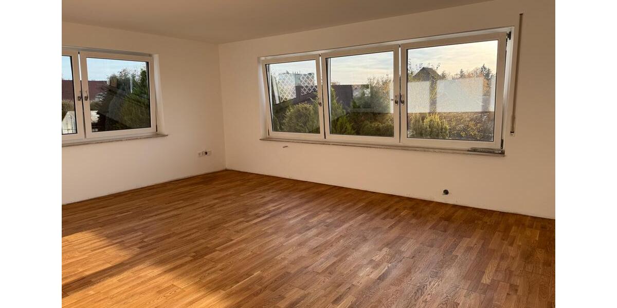 Helle 5-Zimmer-Wohnung mit eigenem Garten -neu saniert- 5 zimmer