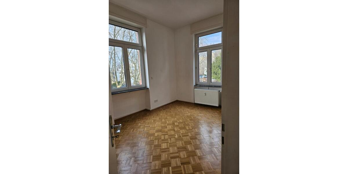 Großzügige 5-Zimmer-Wohnung in sehr guter Lage 5 zimmer