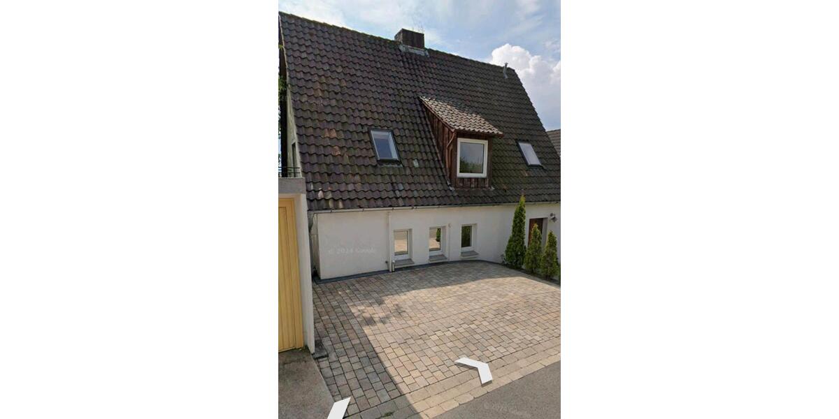 Einfamilienhaus Stadtoldendorf - 9 Zimmer, 130 m&sup2;, 1.200&euro; | Angebot:25843296