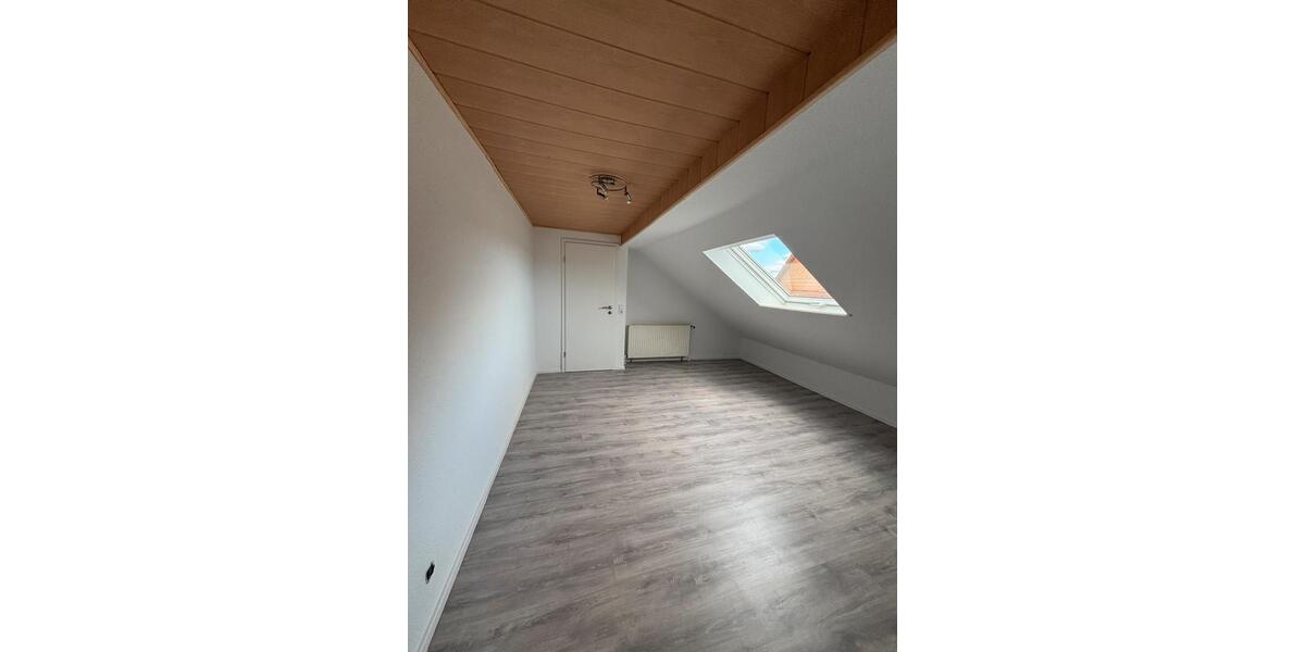 Dachgeschoßwohnung Frankenberg (Eder) - 3 Zimmer, 65 m&sup2;, 600&euro; | Angebot:25049887