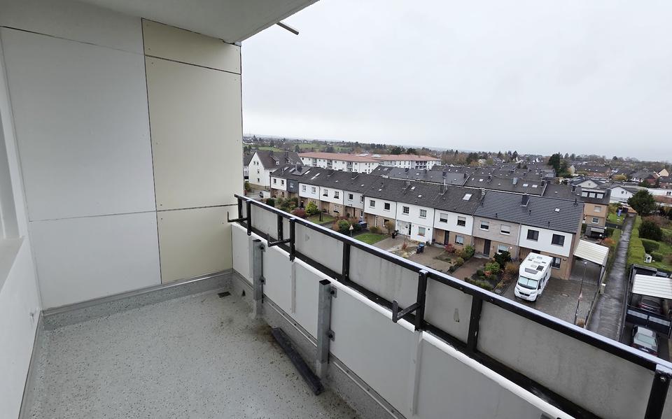 Direkt einziehen! Frisch renoviertes 1-Zimmer-Apartment + Loggia, separate Küche, Wannenbad, Aufzug 1 zimmer