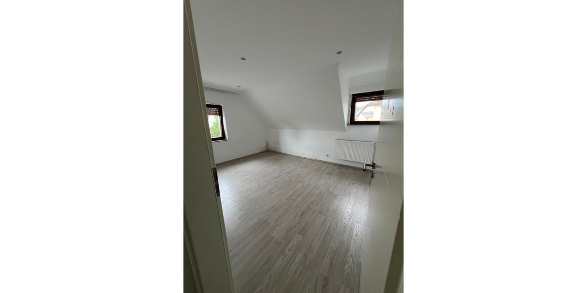 Dachgeschoßwohnung Wittlich - 3 Zimmer, 90 m&sup2;, 1.200&euro; | Angebot:26651645