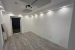 Modernes Studio mit ArbeitsZimmer und Garten