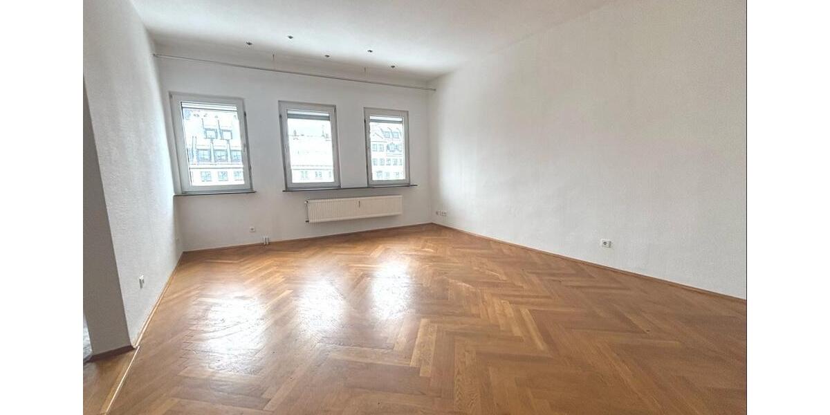 Dachgeschoßwohnung Altdorf bei Nürnberg - 4 Zimmer, 125 m&sup2;, 1.175&euro; | Angebot:24813547