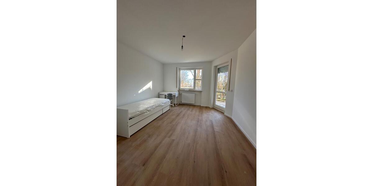 Erdgeschoßwohnung München Sendling-Westpark - 4 Zimmer, 80 m&sup2;, 3.200&euro; | Angebot:24849772