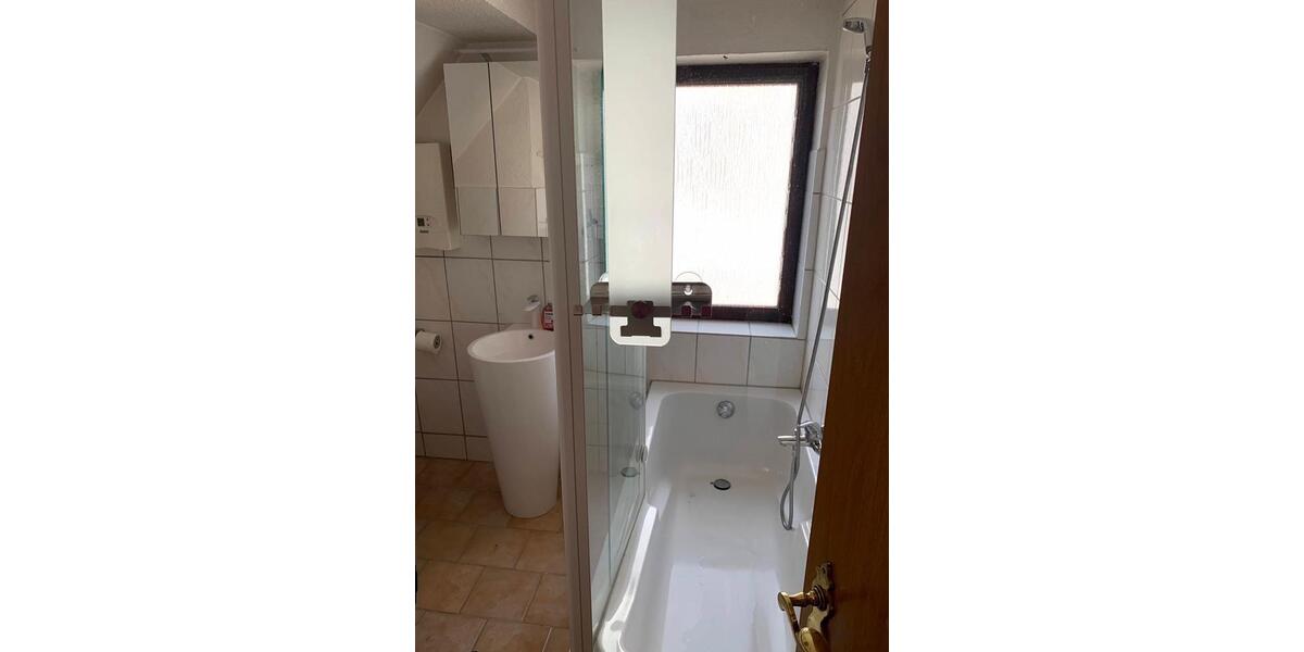 Etagenwohnung Solingen Wald - 3 Zimmer, 80 m&sup2;, 1.150&euro; | Angebot:24671268