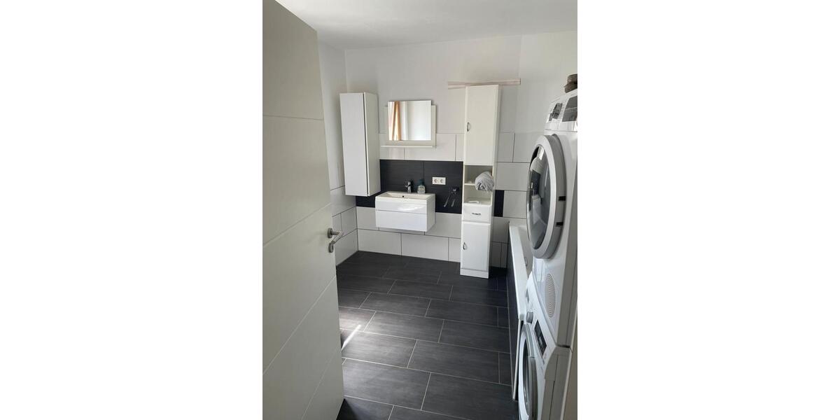 Etagenwohnung Neuburg an der Donau - 1 Zimmer, 90 m&sup2;, 450&euro; | Angebot:25989078