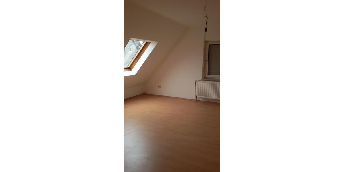 Dachgeschoßwohnung Dickenschied - 4 Zimmer, 100 m&sup2;, 600&euro; | Angebot:23612470