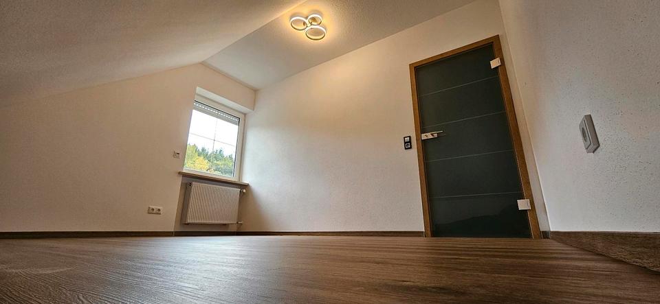 Dachgeschoßwohnung Buttenwiesen - 3 Zimmer, 72 m&sup2;, 1.000&euro; | Angebot:24400878