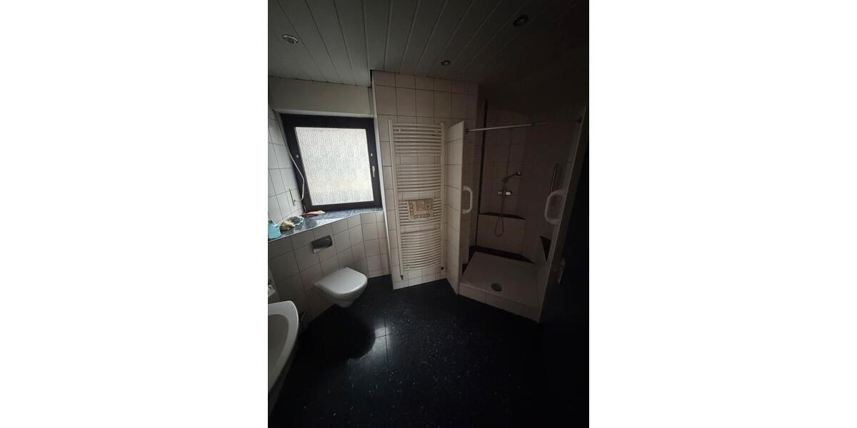 Etagenwohnung Duisburg Rheinhausen - 3 Zimmer, 93 m&sup2;, 1.300&euro; | Angebot:26696745