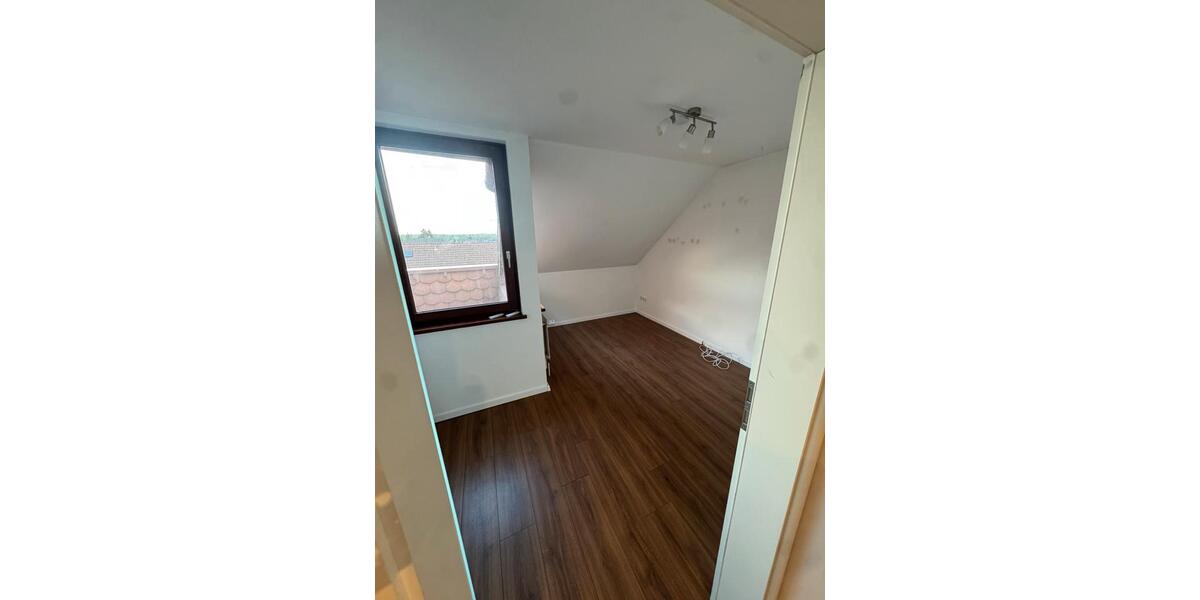 Dachgeschoßwohnung Wolfsburg Alt-Wolfsburg - 3 Zimmer, 65 m&sup2;, 700&euro; | Angebot:26606682