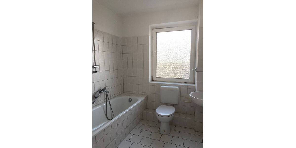 Etagenwohnung Salzgitter Lebenstedt - 4 Zimmer, 81 m&sup2;, 490&euro; | Angebot:26156224