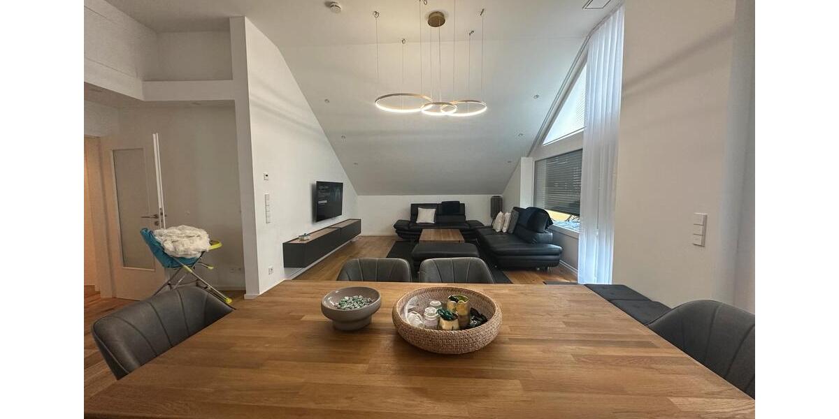 Dachgeschoßwohnung Leonberg - 4.5 Zimmer, 90 m&sup2;, 1.650&euro; | Angebot:26615323