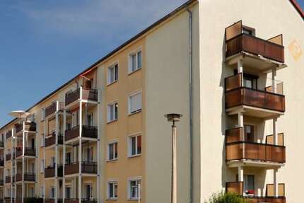 Wohnung zum Mieten in Merseburg 530,60 € 75.8 m² 3 zimmer