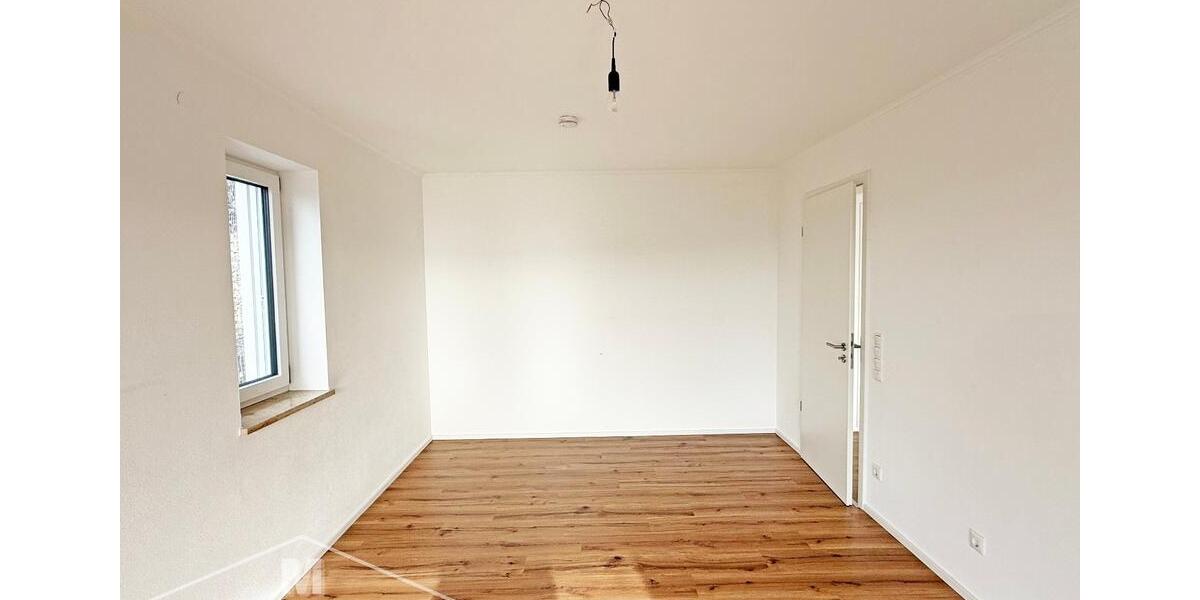 Panorama Wohnen Beilngries: Hochwertige 3,5 Zimmer-Whg. mit EBK, Aufzug u. 2 TG-Stellplätzen (Ref. 0001586) 3 zimmer