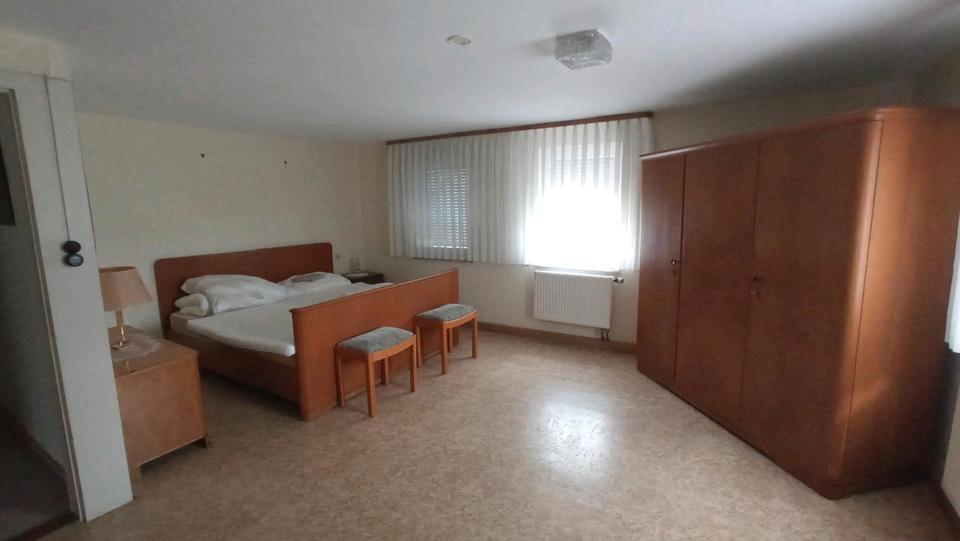 Vermiete 3 Zimmerwohnung Altbau 120 m`2