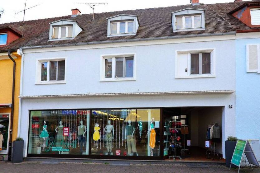 Ladengeschäft in 1A Lage (Fußgängerzone) in Breisach mit großer Schaufensterfront !