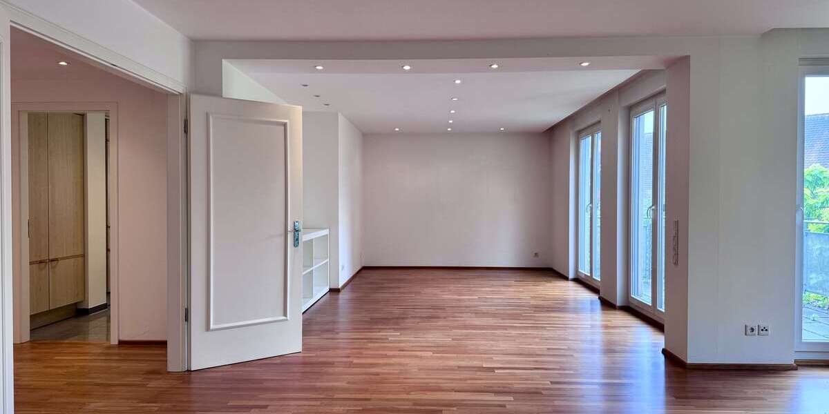 Etagenwohnung Kronberg Kronberg - 3 Zimmer, 159 m&sup2;, 2.385&euro; | Angebot:27009940