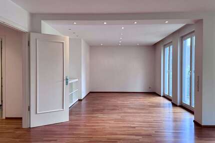 Wohnung Kronberg Kronberg - 3 Zimmer, 159 m&sup2;, 2.385&euro; | Angebot:27009940