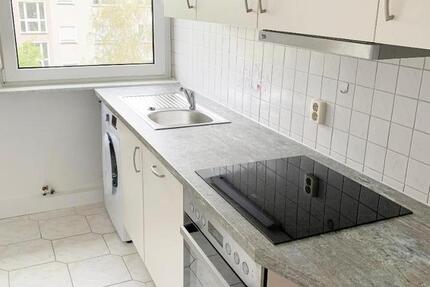 ***3-RAUMWOHUNG MIT EINBAUKÜCHE*** und Tageslichtbad mizt Wanne ab 1025 zu vermieten